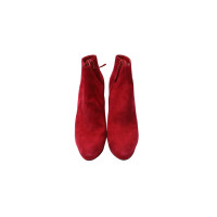 Alexander McQueen Stiefeletten aus Wildleder in Rot