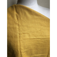Blumarine Scarf/Shawl Cashmere in Yellow