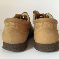 Hogan Chaussures à lacets en Cuir en Beige