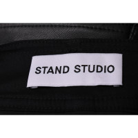 Stand Studio Jupe en Noir