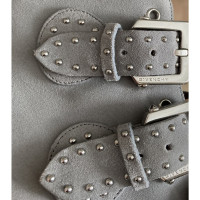 Givenchy Stiefeletten aus Wildleder in Grau