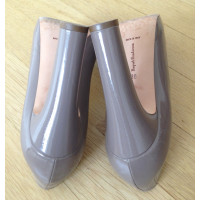 Rupert Sanderson Pumps/Peeptoes Patent leather in Taupe