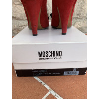 Moschino Cheap And Chic Pumps/Peeptoes Suede in Red