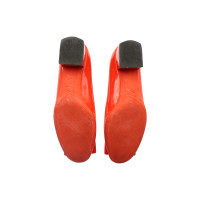 Roger Vivier Pumps/Peeptoes Leather in Red