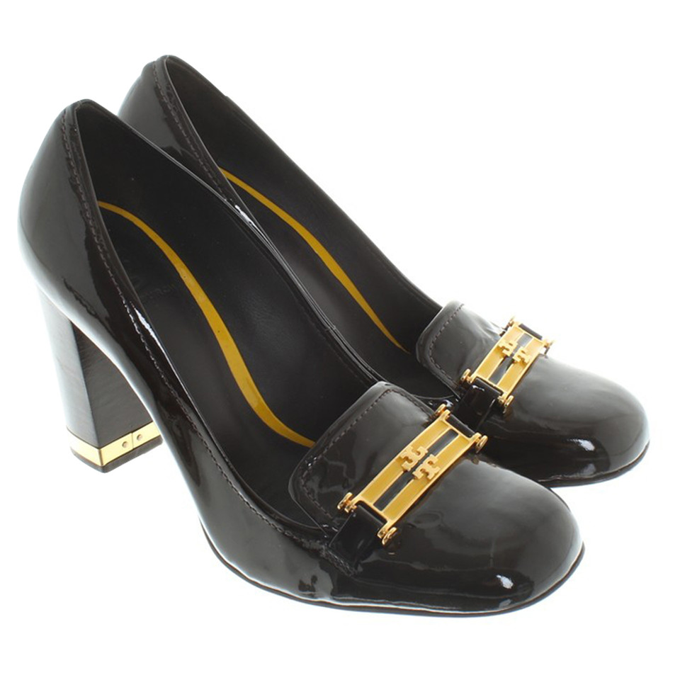 Tory Burch pumps made of lacquered leather