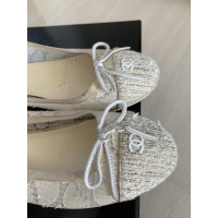 Chanel Slippers/Ballerina's Canvas in Crème