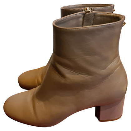 Salvatore Ferragamo Ankle boots Leather in Beige
