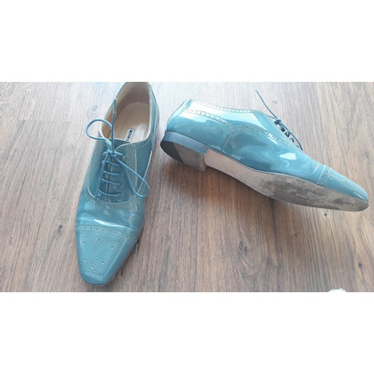 Manolo Blahnik Chaussures à lacets en Cuir verni en Turquoise