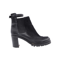 Christian Louboutin Stiefel aus Leder in Schwarz