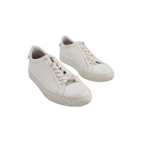 Givenchy Chaussures de sport en Cuir en Blanc