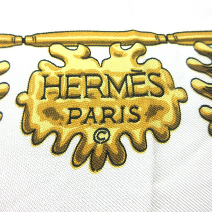 Hermès Echarpe/Foulard en Jaune