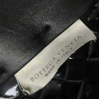 Bottega Veneta Medium Cabat  Bag 40 aus Lackleder in Schwarz
