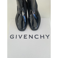 Givenchy Stiefeletten aus Lackleder in Schwarz