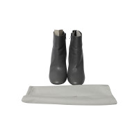 Balenciaga Stiefeletten aus Leder in Grau