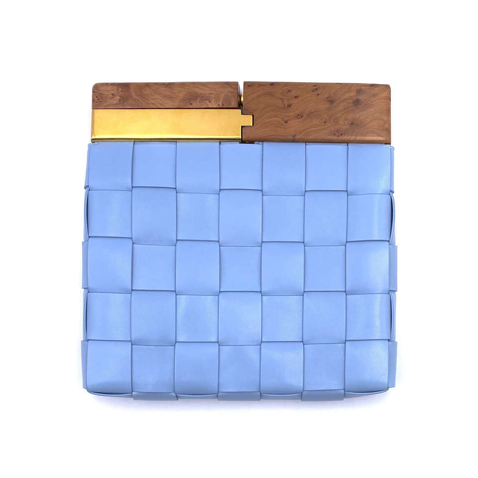 Bottega Veneta Clutch aus Leder in Blau