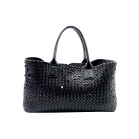 Bottega Veneta Cabat Fuzzy Bag en Cuir en Noir