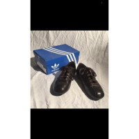Adidas Trainers Leather in Brown