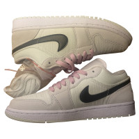 Nike Chaussures de sport en Rose/pink