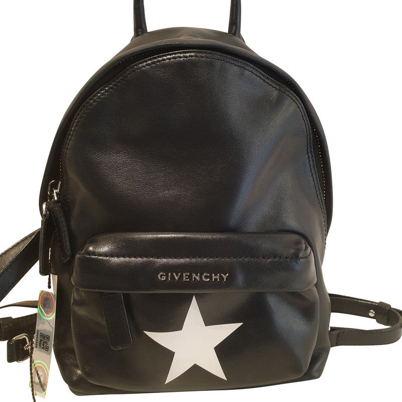 Givenchy Backpack Leather in Black 