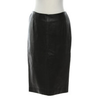 Yves Saint Laurent Skirt Leather in Black