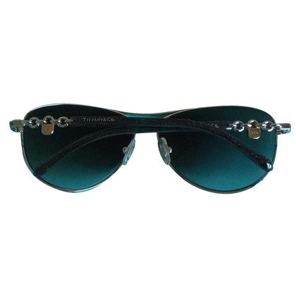 Tiffany & Co. Des lunettes de soleil