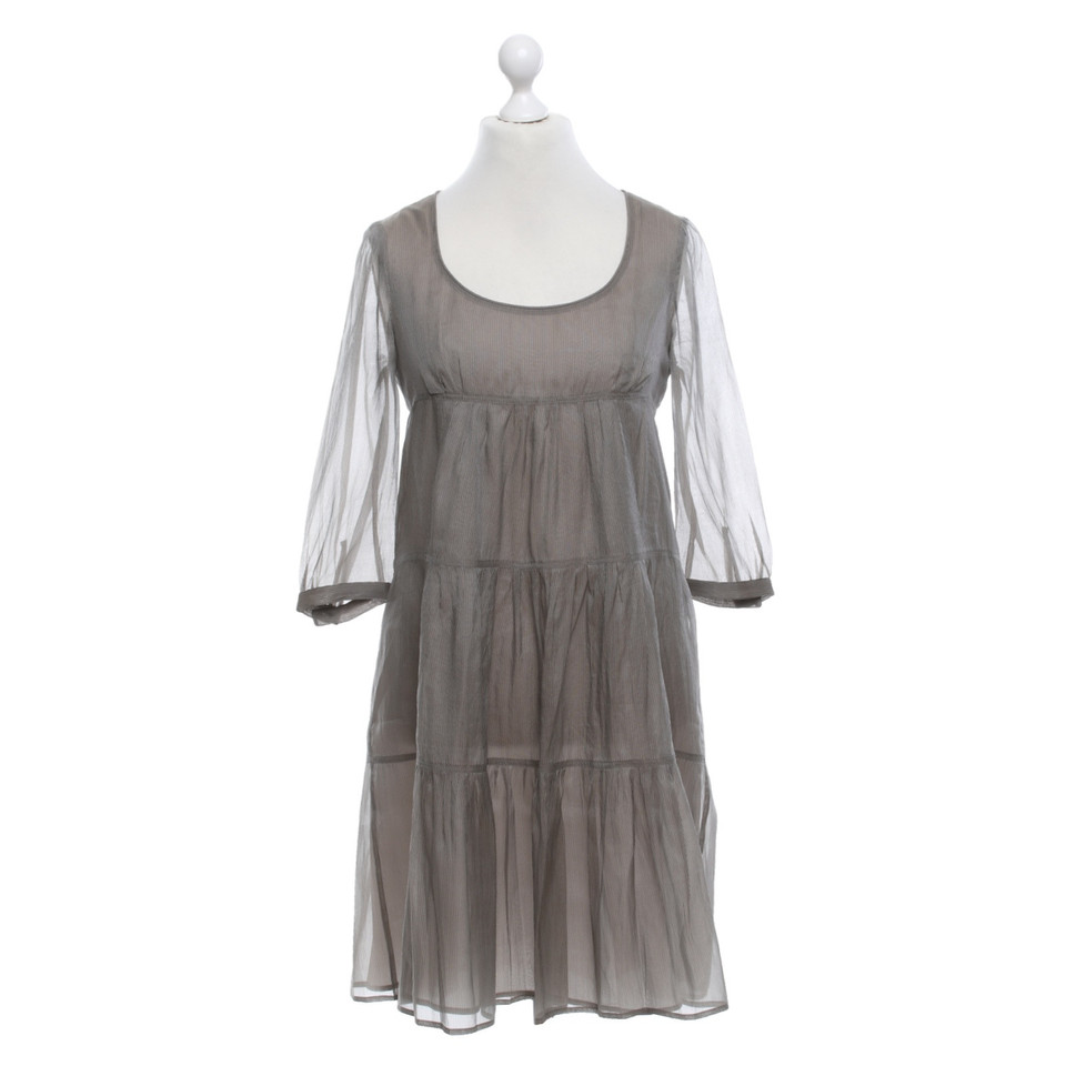 Burberry Kleid aus Seide in Grau