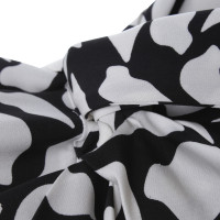 Diane Von Furstenberg Seidenkleid mit grafischem Muster