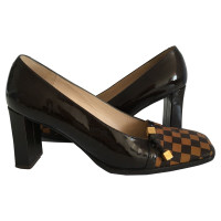 Louis Vuitton Pumps/Peeptoes Patent leather in Brown