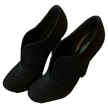 Bottega Veneta Chaussures compensées en Daim en Noir