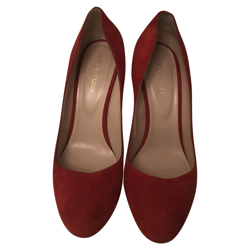 Sergio Rossi Pumps/Peeptoes aus Wildleder in Rot