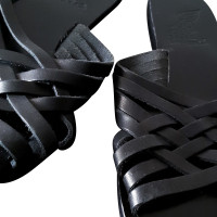 Ancient Greek Sandals Slipper/Ballerinas aus Leder in Schwarz