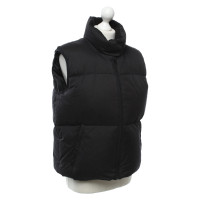 Closed Quilted vest in black