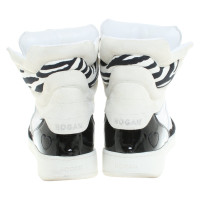 Hogan Sneakers in black and white