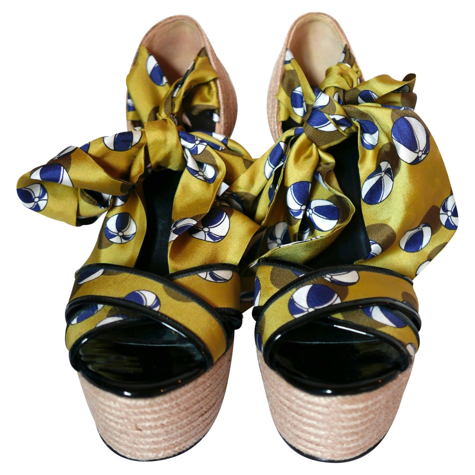 Gucci Wedges Silk in Gold
