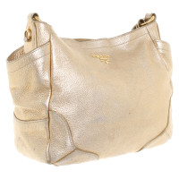 Prada Handtasche aus Leder in Gold