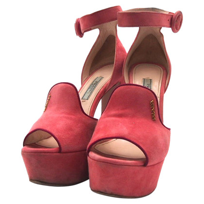 Prada Chaussures à lacets en Rouge