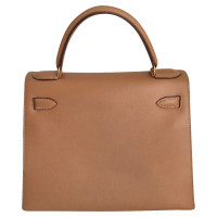 Hermès Kelly Bag 28 Leer in Beige