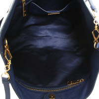 Miu Miu Handtasche aus Leder in Blau