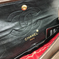 Chanel Classic Flap Bag Small aus Leder in Braun