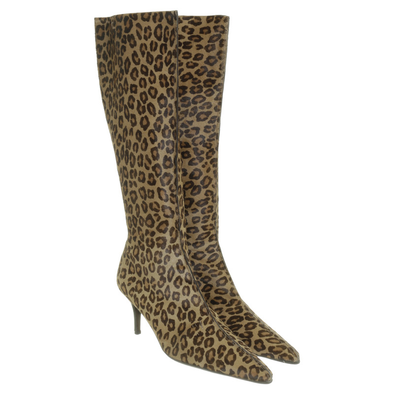 Walter Steiger Boots with short coats in the Leo-look