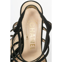 Chanel Pumps/Peeptoes aus Leder in Schwarz