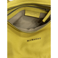 Givenchy Pandora Bag aus Leder in Gelb