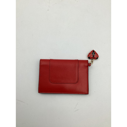 Bulgari Täschchen/Portemonnaie aus Leder in Rot