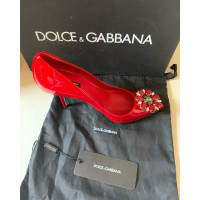 Dolce & Gabbana Décolleté/Spuntate in Pelle verniciata in Rosso
