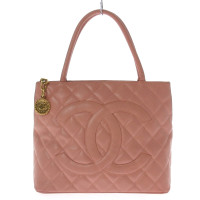 Chanel Medallion in Rosa / Pink