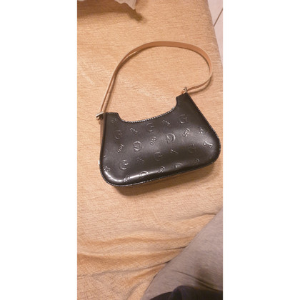 Guess Shoulder bag Patent leather in Black