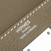 Hermès Kelly Bag 28 Leer in Taupe