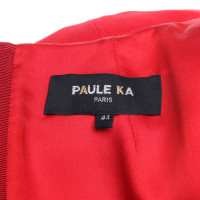 Paule Ka Jurk in het rood
