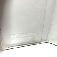 Bottega Veneta Sac à main/Portefeuille en Cuir en Blanc