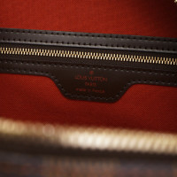 Louis Vuitton Nolita aus Canvas in Braun